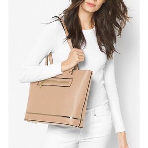 Michael Kors Jet Set Large Leather Tote